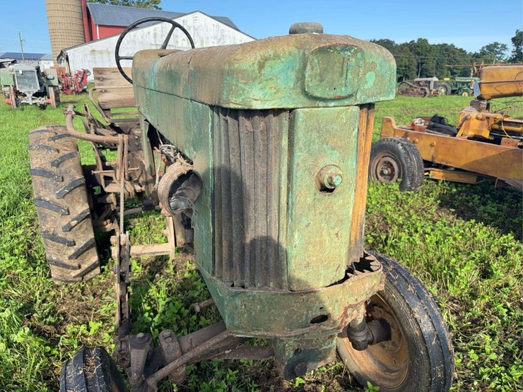 john-deere-330-image-6