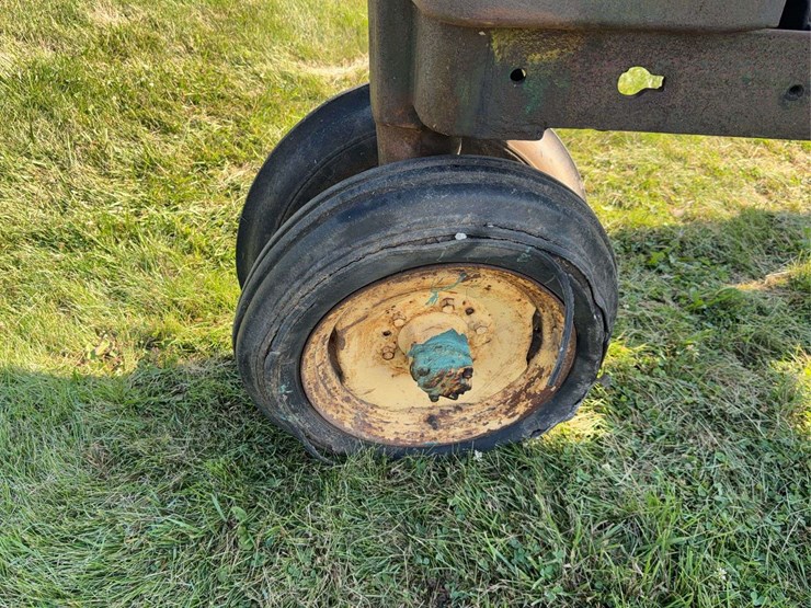 john-deere-b-image-13