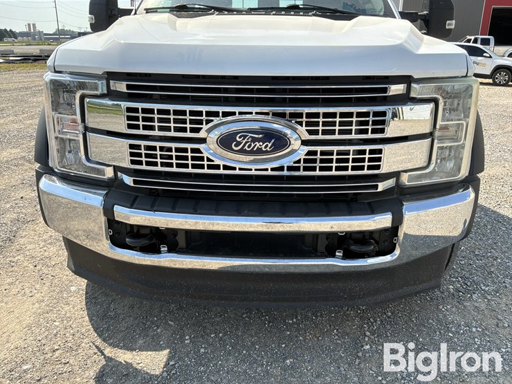 2017-ford-f550-xl-image-17