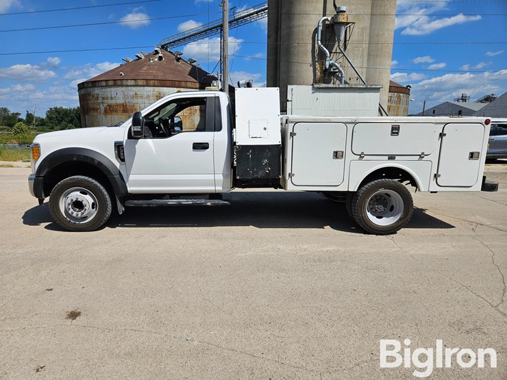 2017-ford-f550-image-8