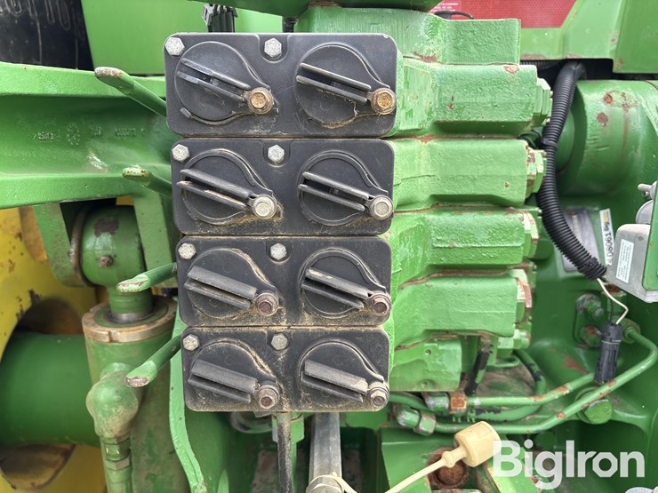 1995-john-deere-8200-image-10