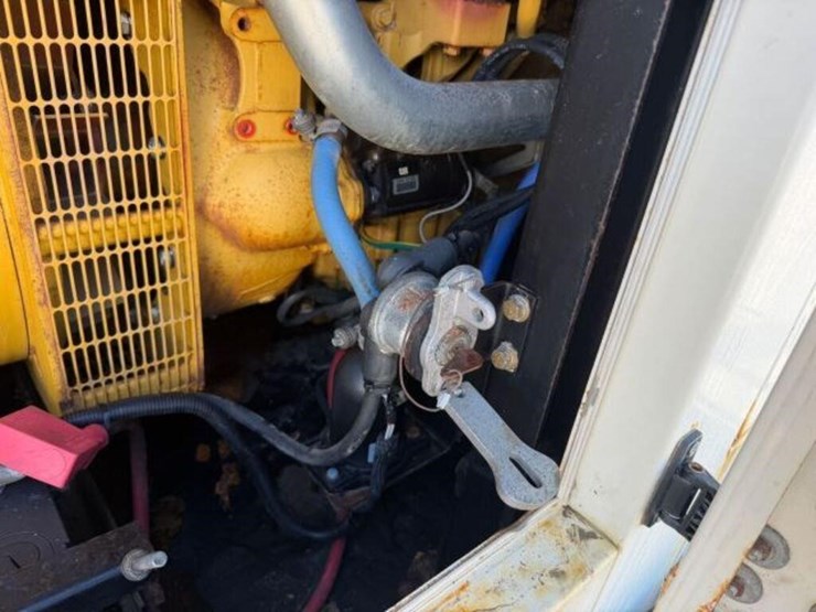 2015-caterpillar-aps100-image-16