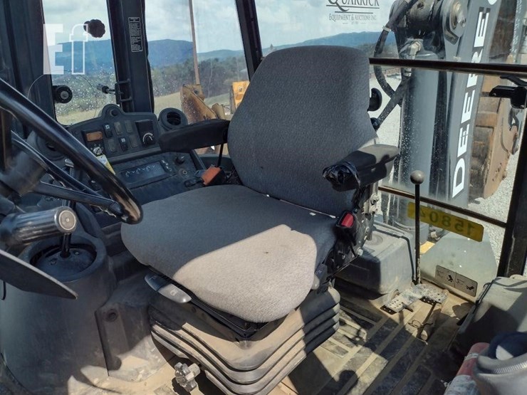 2010-deere-310sj-image-16
