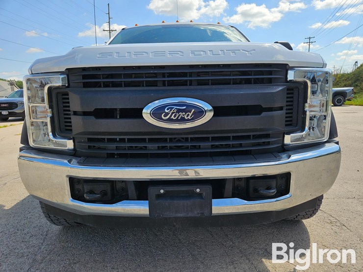 2017-ford-f550-image-9