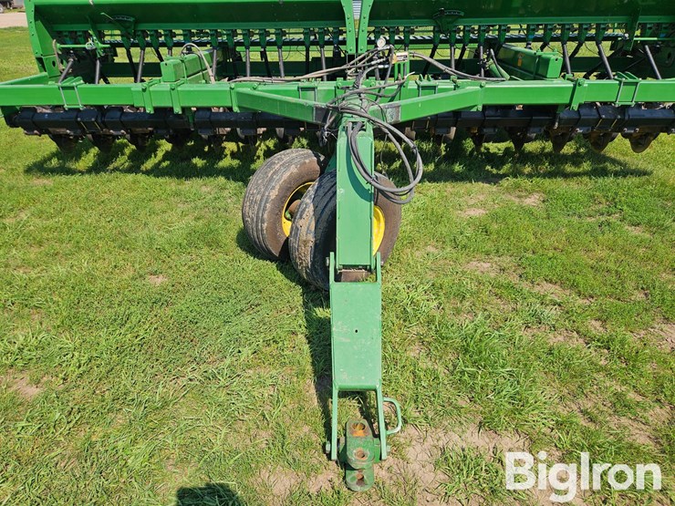 john-deere-750-image-10