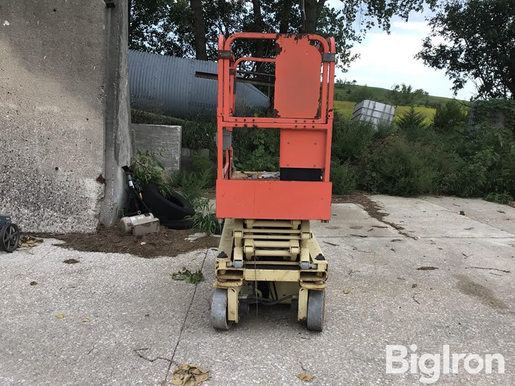 2002-jlg-1932e2-image-8