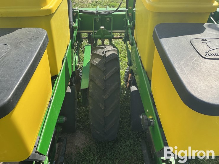 john-deere-1700-image-16