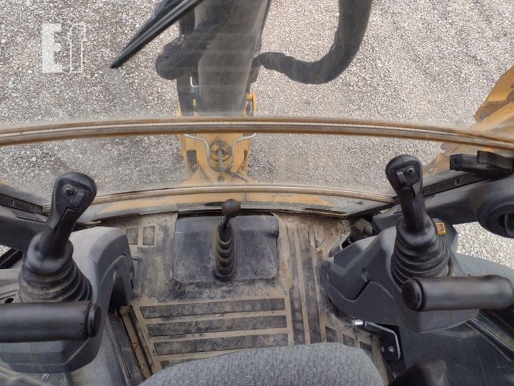 deere-410l-image-10