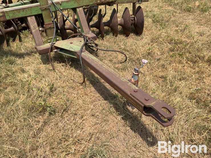 john-deere-12-image-19