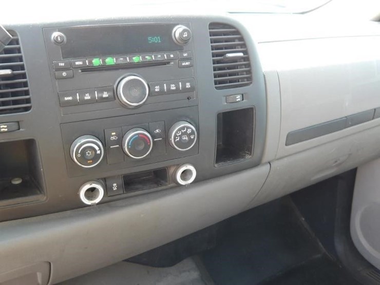 2012-gmc-sierra-3500-image-29