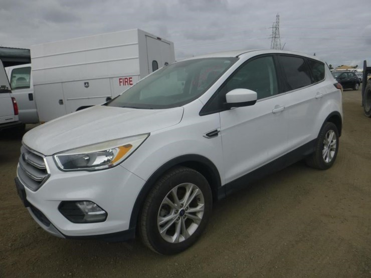 2017-ford-escape-image-1