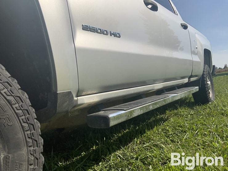 2017-chevrolet-silverado-2500-image-14