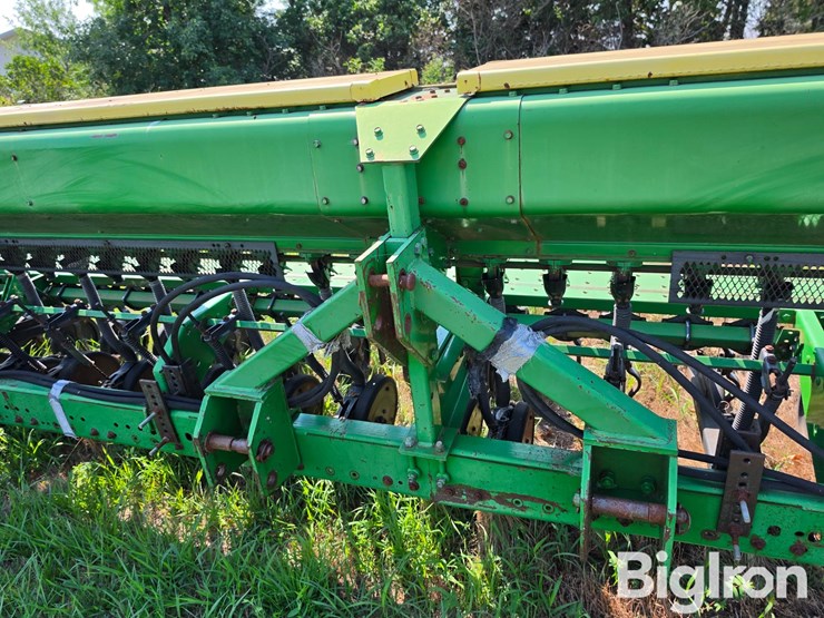 john-deere-520-image-13