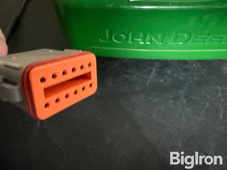 2024-john-deere-7000-image-9