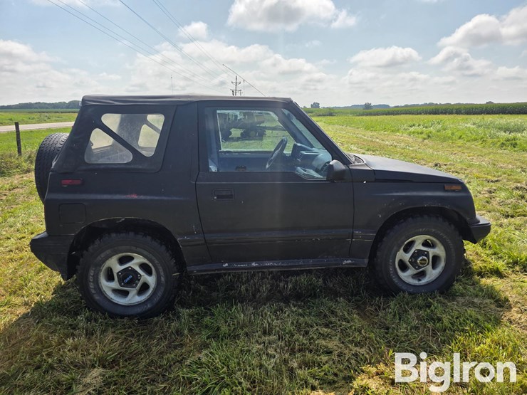 1995-chevrolet-tracker-image-4