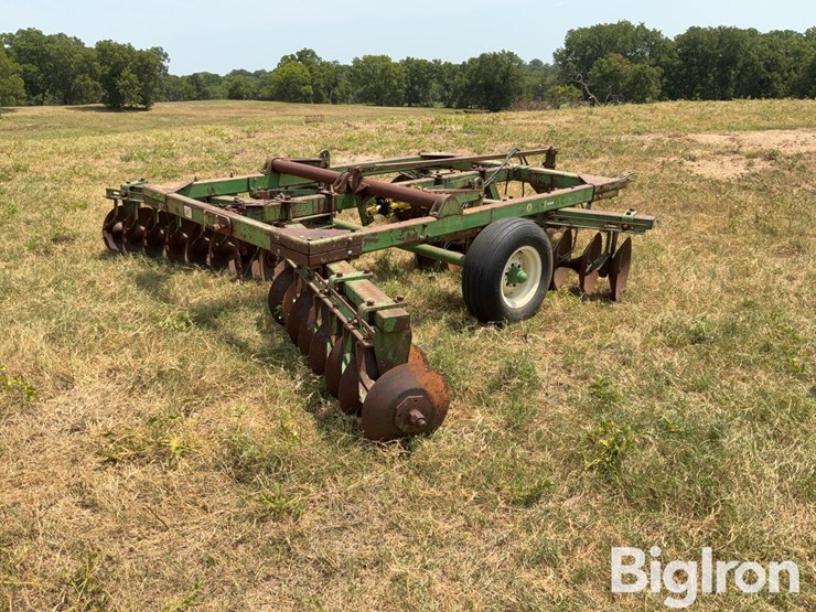 john-deere-12-image-5