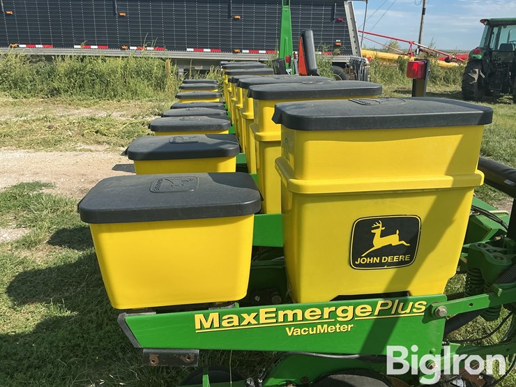 john-deere-1700-image-18