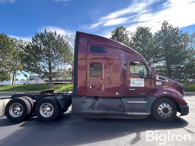 2021-kenworth-t680-image-4