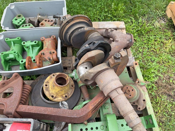 john-deere-assorted-parts-image-4
