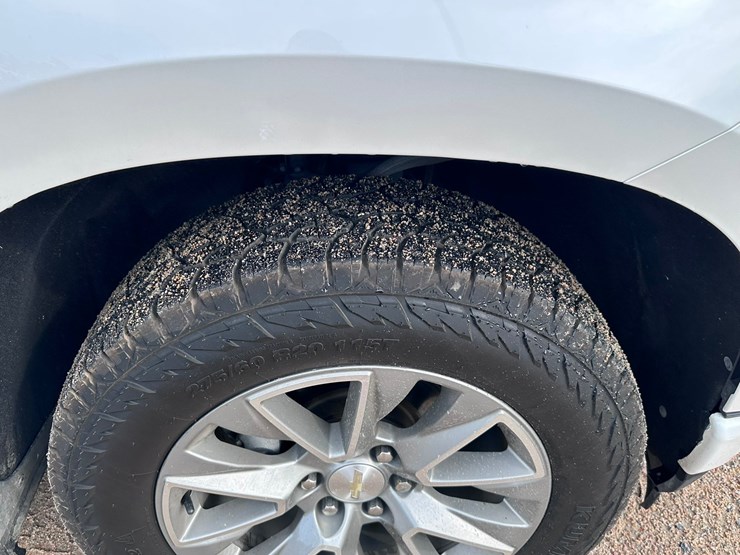 2020-chevrolet-1500-image-40