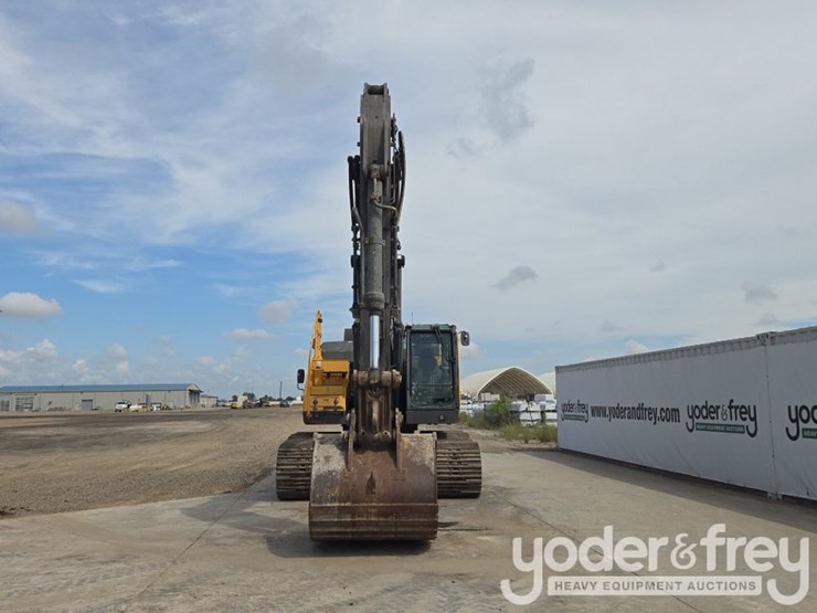 2015-volvo-ec350el-image-8