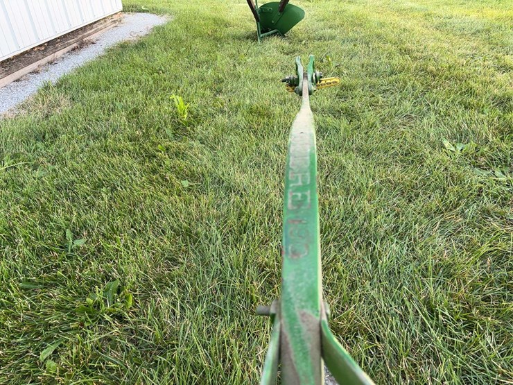 john-deere-12-image-15