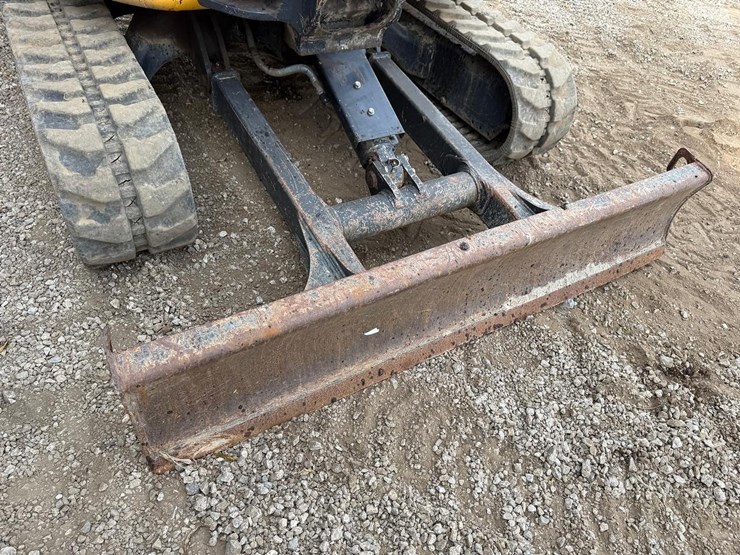 2015-deere-35g-image-10