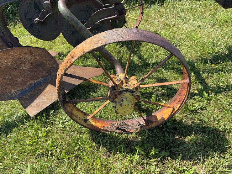 john-deere-16-image-18