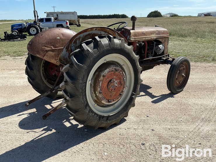 1944-ford-tractor-image-5