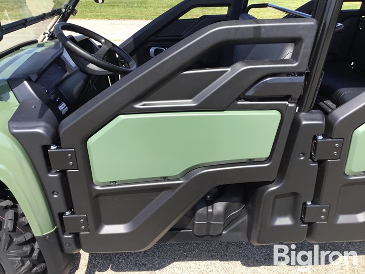 2025-john-deere-gator-image-9