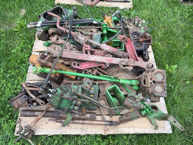john-deere-dubuque-hydraulic-parts-image-1
