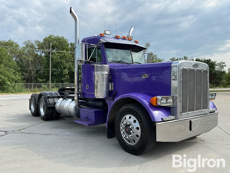 2002-peterbilt-379-image-3
