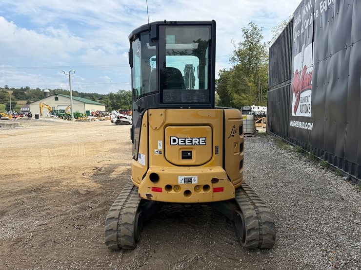 2015-deere-35g-image-3