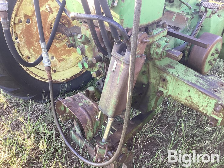 1951-john-deere-model-a-image-14