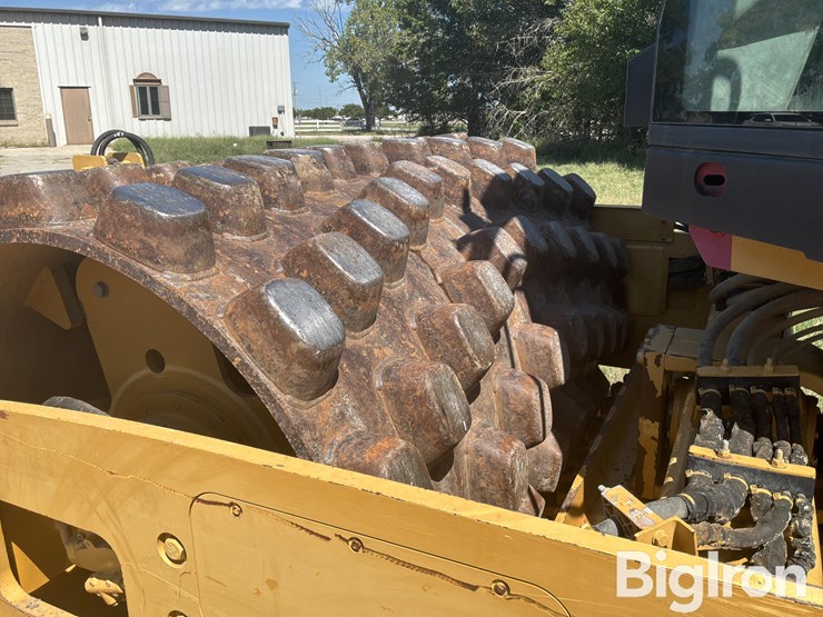 2009-caterpillar-cp56-image-15