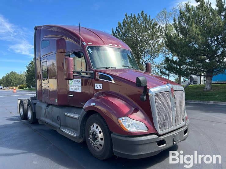 2021-kenworth-t680-image-3