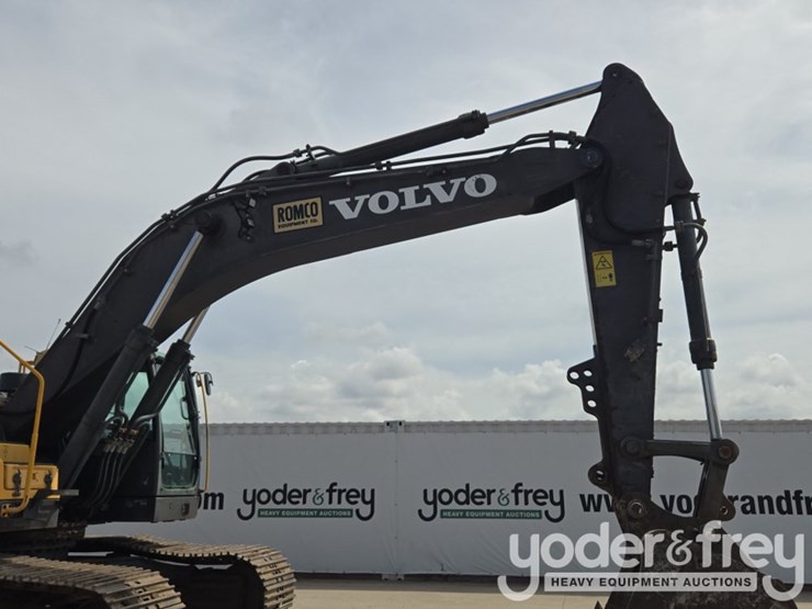 2015-volvo-ec350el-image-25