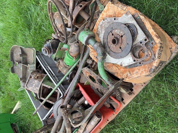 john-deere-assorted-parts-image-3