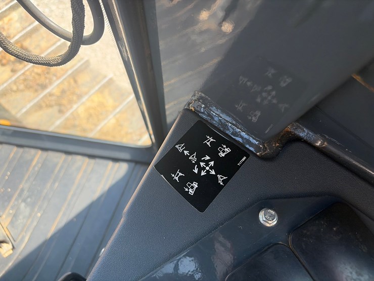 2021-deere-450k-image-20
