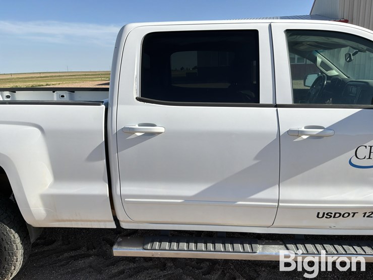 2015-chevrolet-silverado-2500-image-15
