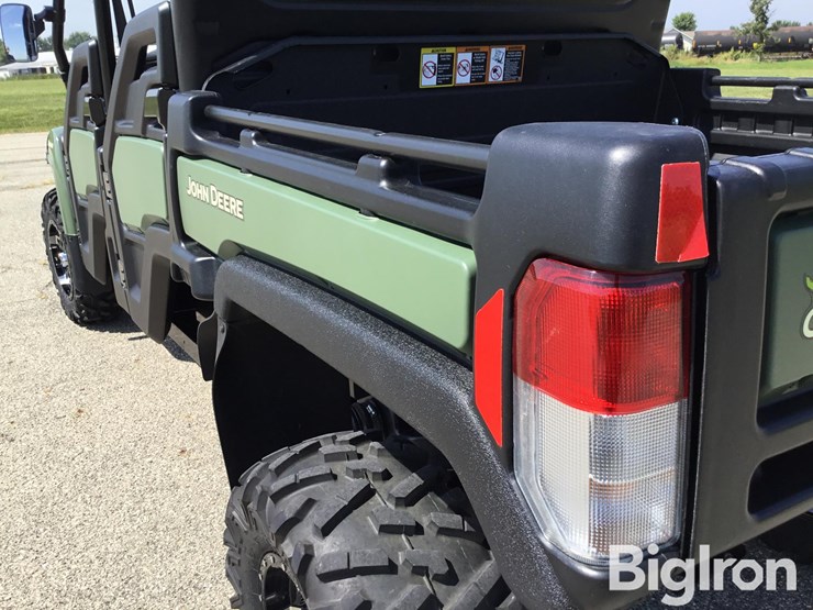 2025-john-deere-gator-image-16