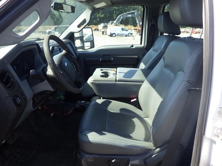 2011-ford-f550-image-59