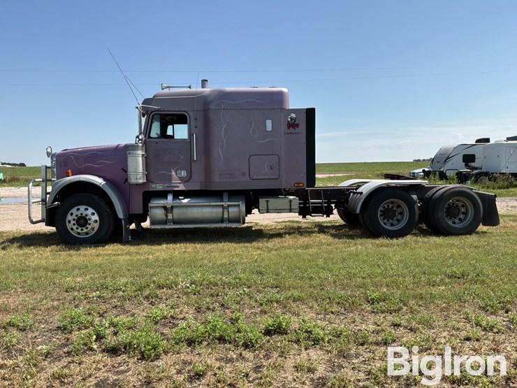 2003-freightliner-fld120-image-8