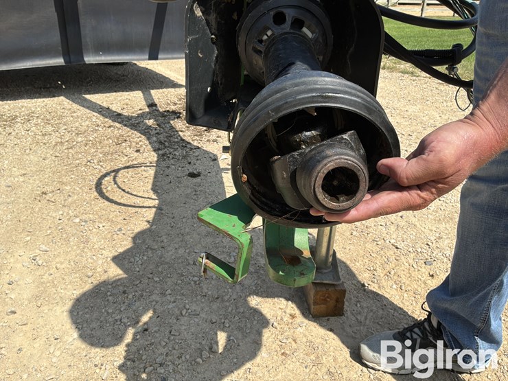 2015-john-deere-625-image-10