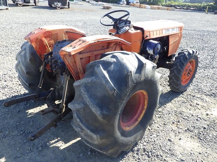 same-tractor-image-5