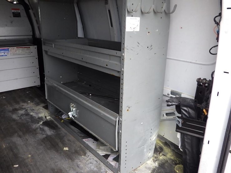 2016-utility-van-image-15
