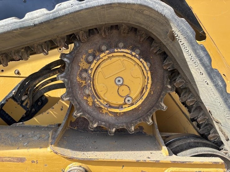 2021-caterpillar-299d3-image-19