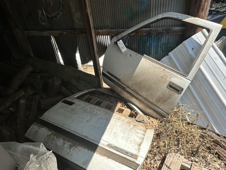 gm-truck-doors-image-1