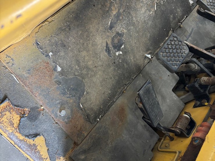 caterpillar-t50d-image-30