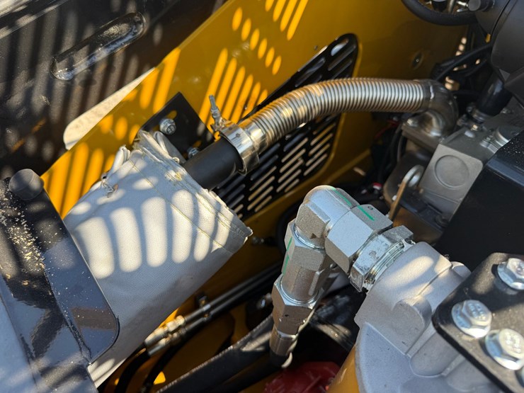 #76-•-unused-2026-cfg-kjt27-stand-on-skid-steer-loader-kjt272026m0622193-inv#4561-image-30